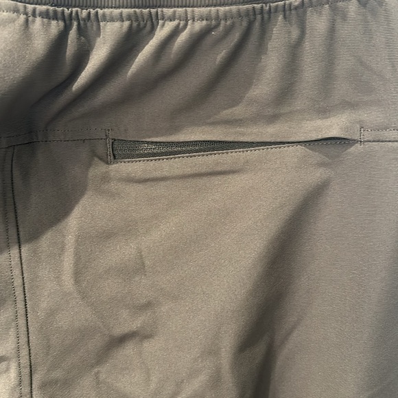Men’s Lululemon ABC Joggers - Picture 4 of 6